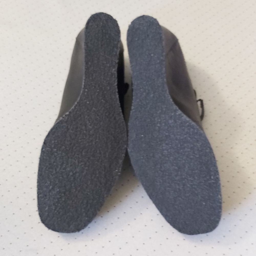 Earth Black Mary Jane Wedge Pumps - Picture 12 of 16